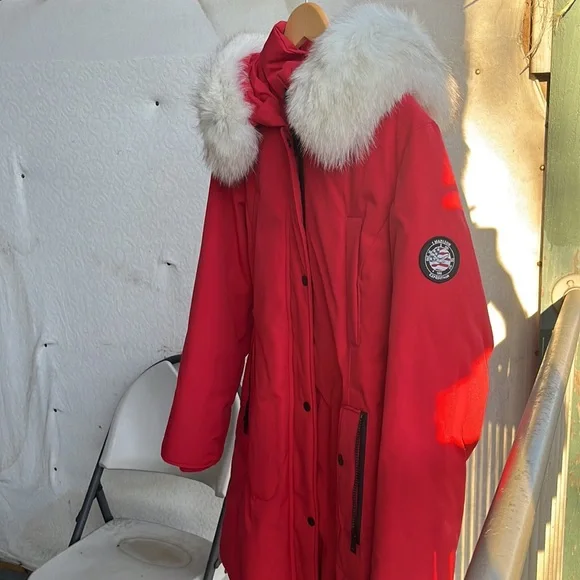 Luxury Red and White Fox Fur Coat - Picture 4 of 5